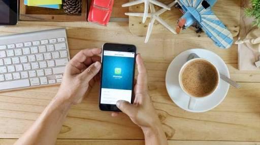 Cina Resmi Tutup Akses WhatsApp